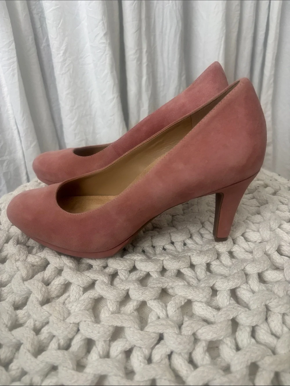 Naturalizer Pink Suede Mid Heel Pumps